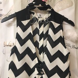 Party-in-the-back chevron top